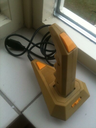 Olivetti Prodest PC1 Joystick (1).jpg