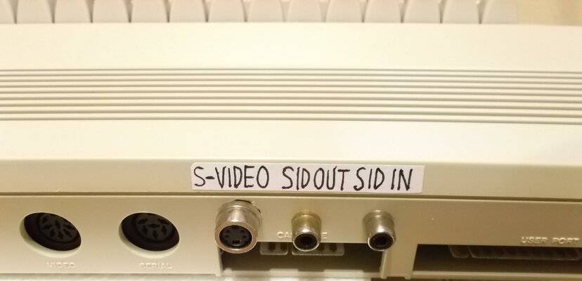 az svideo és hang kimenet.jpg