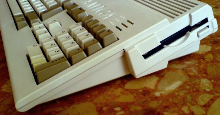 side with floppy drive showing.jpg