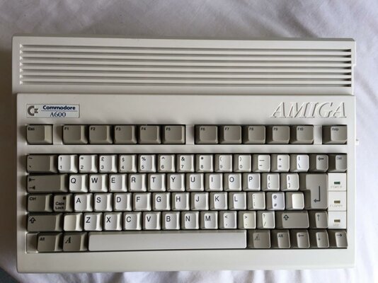 Amiga A600 1.jpg