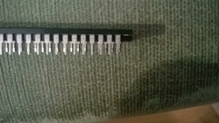 8722R2 missing pin right.jpg