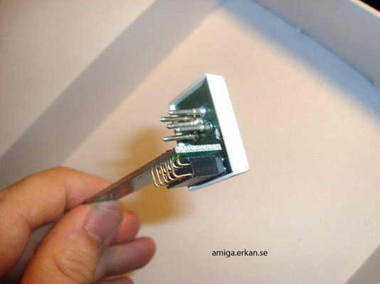 micronik-amiga-pc-keyboard-adapter-4.JPG
