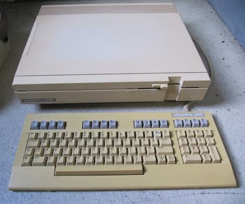 Commodore 128D.jpg