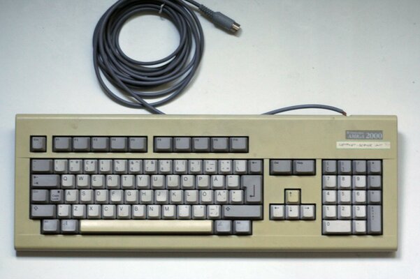a2000keyboard01.jpg