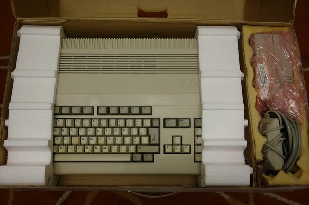 Amiga 500 Boxed 05.jpg