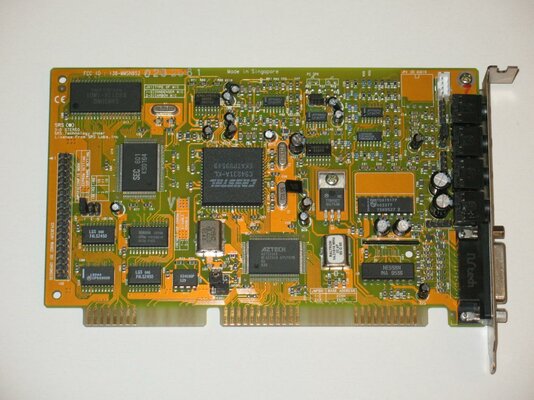 Aztech Sound Galaxy Waverider Pro 32-3D - front.jpg