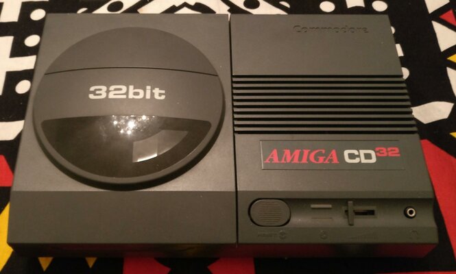 CD32_1.jpg