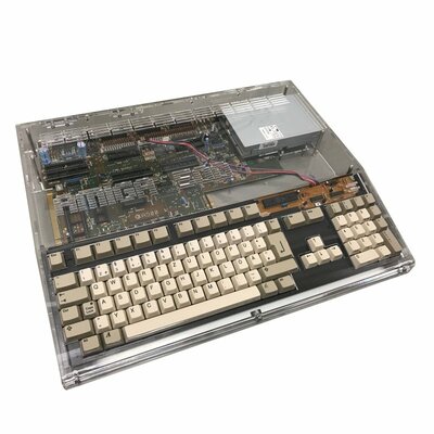 Acrylgehaeuse-fuer-Amiga-500-Teilesatz.jpg