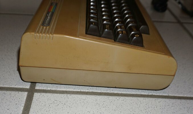 Closed C64 Bread bin in box AmiBay